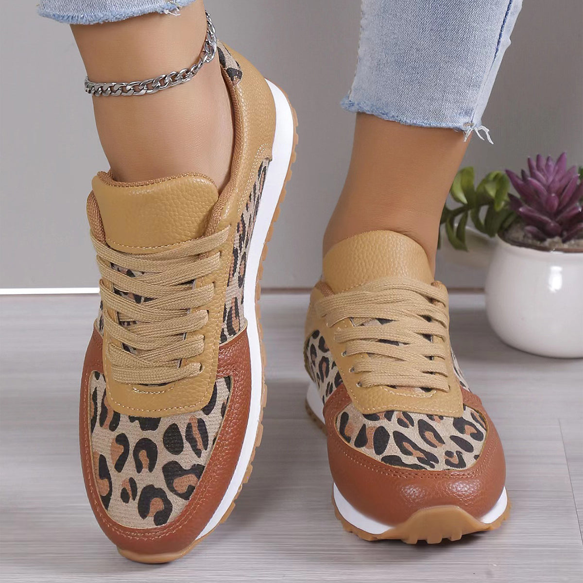 Leopard Lace-up Women's Sports Sneakers