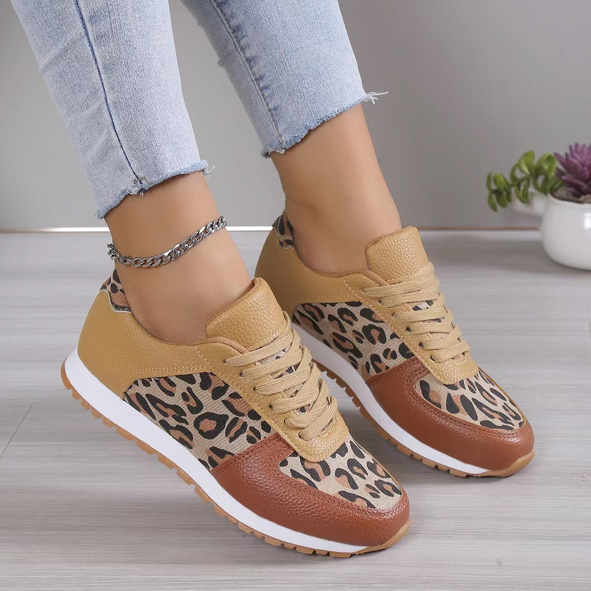 Leopard Lace-up Women's Sports Sneakers